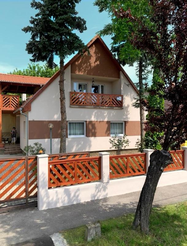 Апартаменти Hanna Apartman Балатонлелле Екстер'єр фото